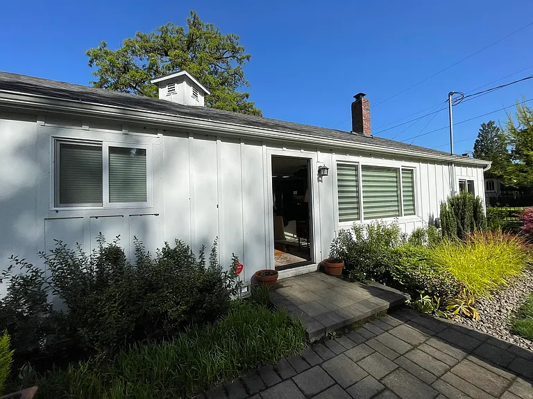 13120 SE Laurie Ave — Photo 2