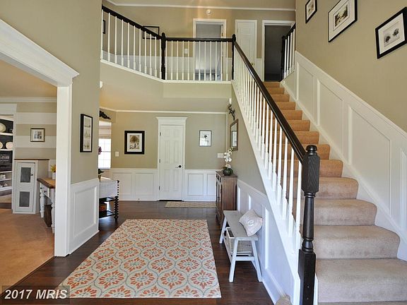 3rd image of 10301 Watford Ln
