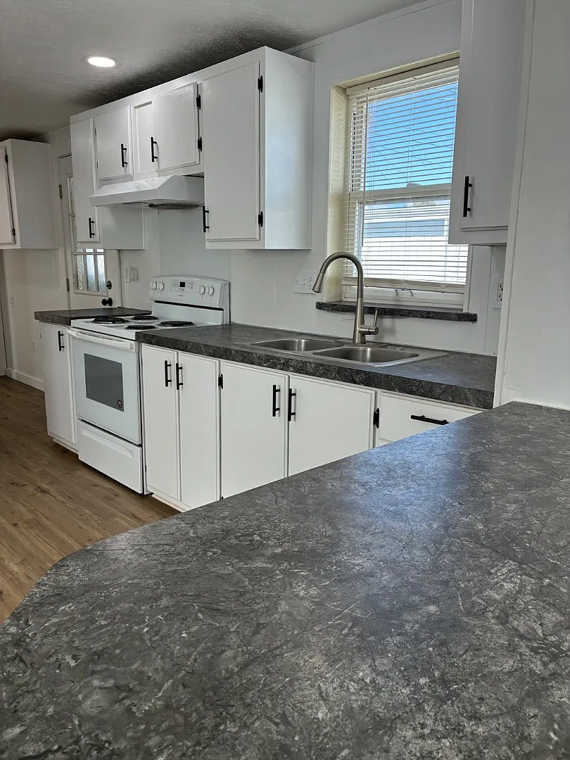 509 S H St — Photo 1
