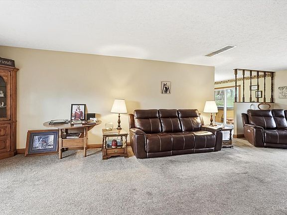 5th image of 100 Westover Dr