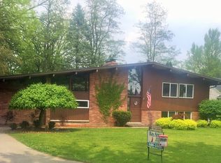 101 Maplewood Ct, Bay City, MI 48708