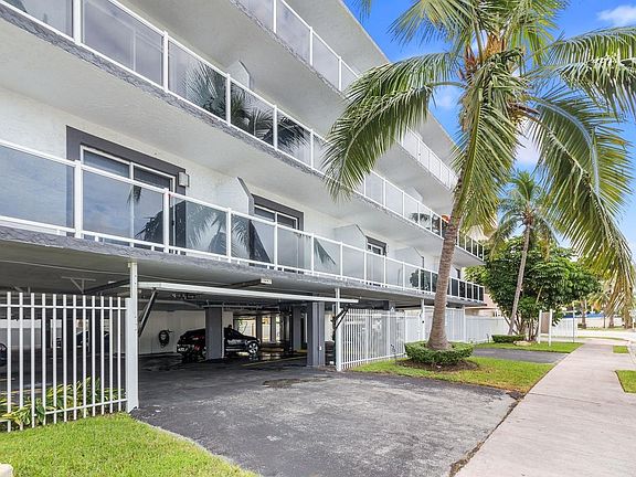2nd image of 1986 Biarritz Dr #201-1986-2