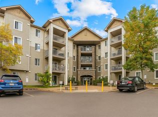 1000 E Somervale Ct SW #119, Calgary, AB T2Y 4K4