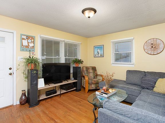 2nd image of 324 McMasters St