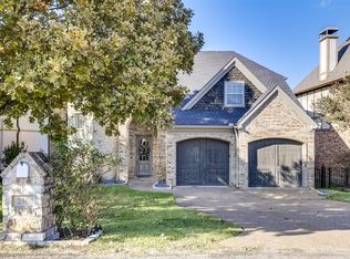 216 Hide A Way Dr, Mabank, TX 75156