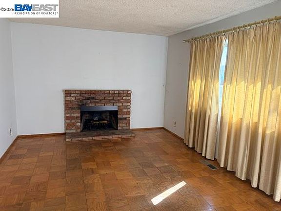 3rd image of 358 Robert Way