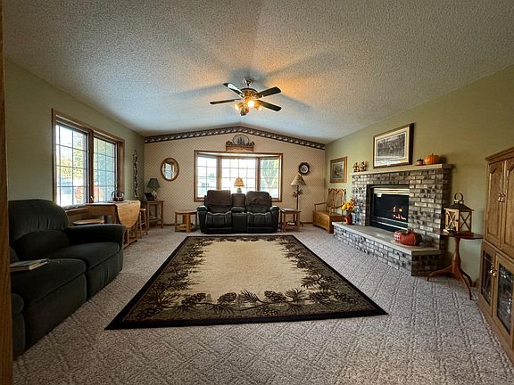 5th image of 1033 W Lyon Ave
