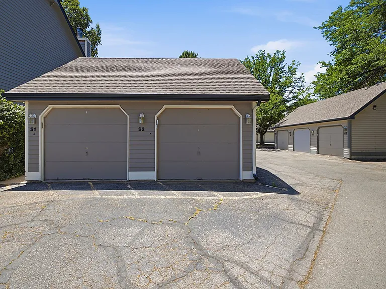 2828 Silverplume Dr #S2 — Photo 20