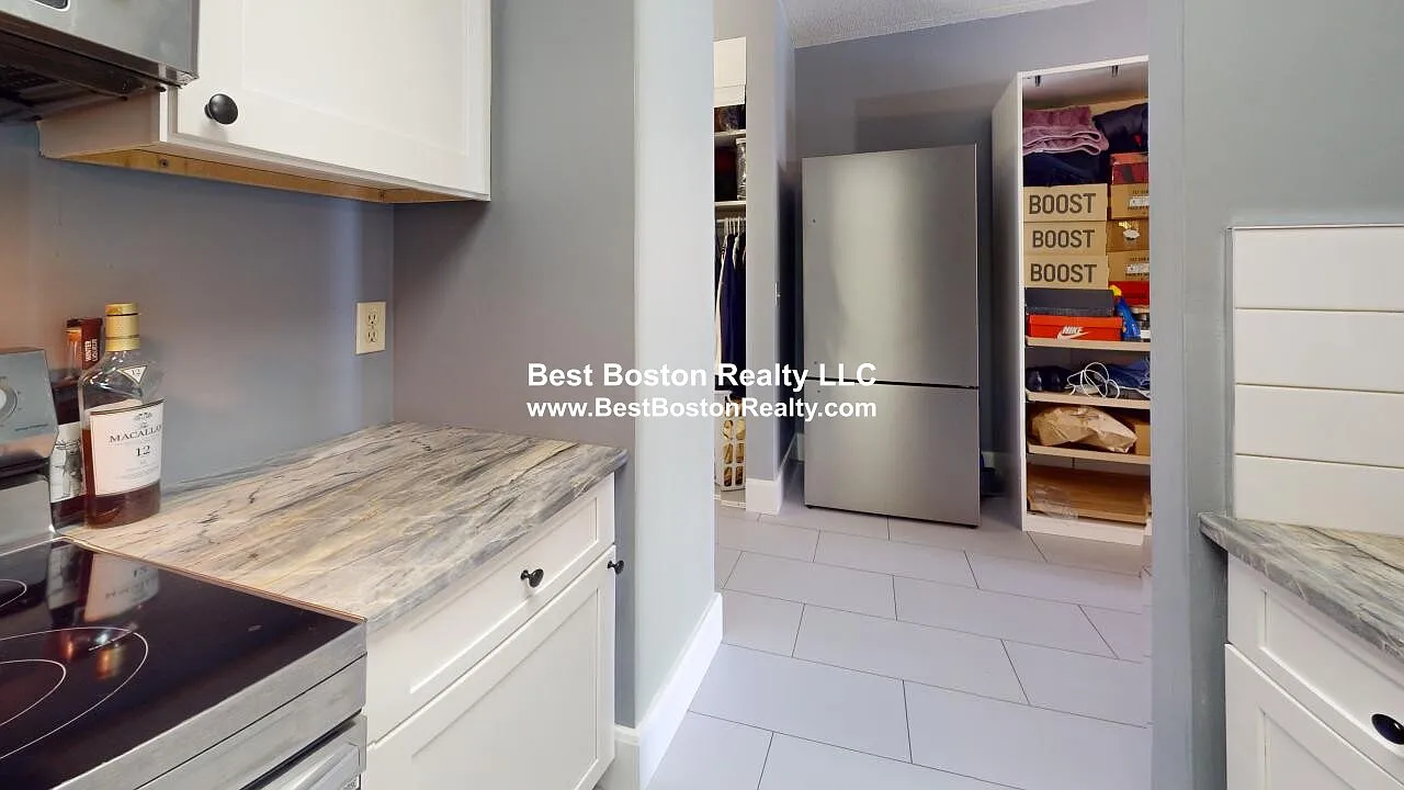 Studio, 1.0 bath, 395 sqft, $1,700 — Photo 4