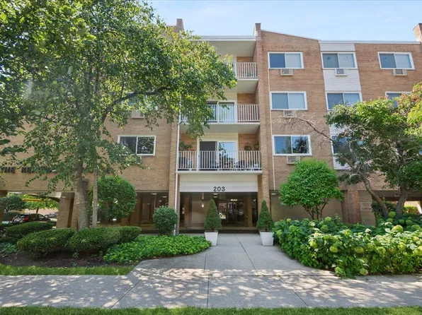 203 N Kenilworth Ave APT 3F, Oak Park, IL 60302