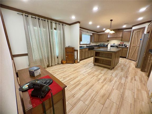 5th image of 1205 Steen Loop