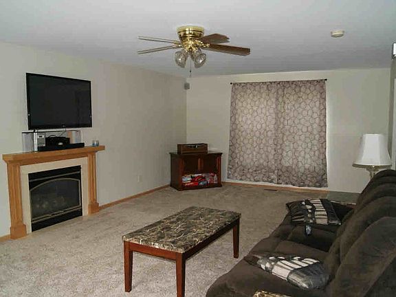 2nd image of 2546 Hasen Dr
