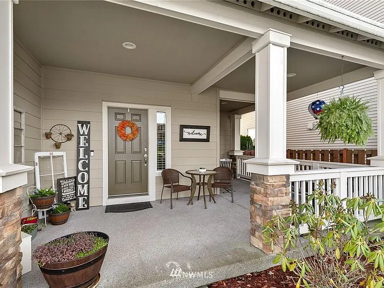 6422 Victoria Ave SE — Photo 2