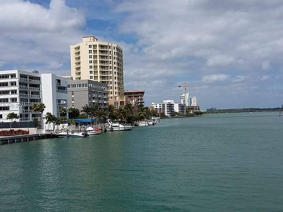 4th image of 9721 E Bay Harbor Dr APT 3E