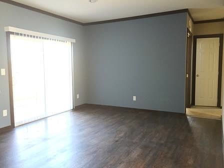 4th image of 4819 Woodlake Trl