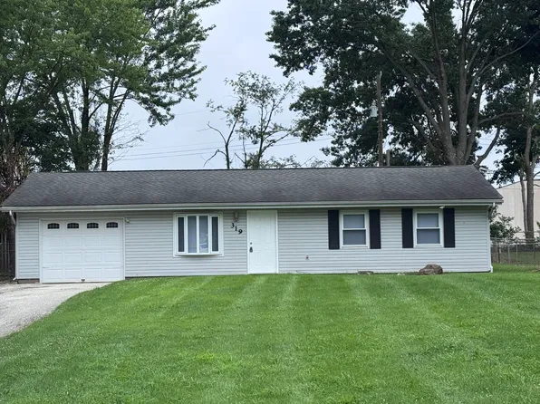 319 W Hickory Dr, Ellettsville, IN 47429