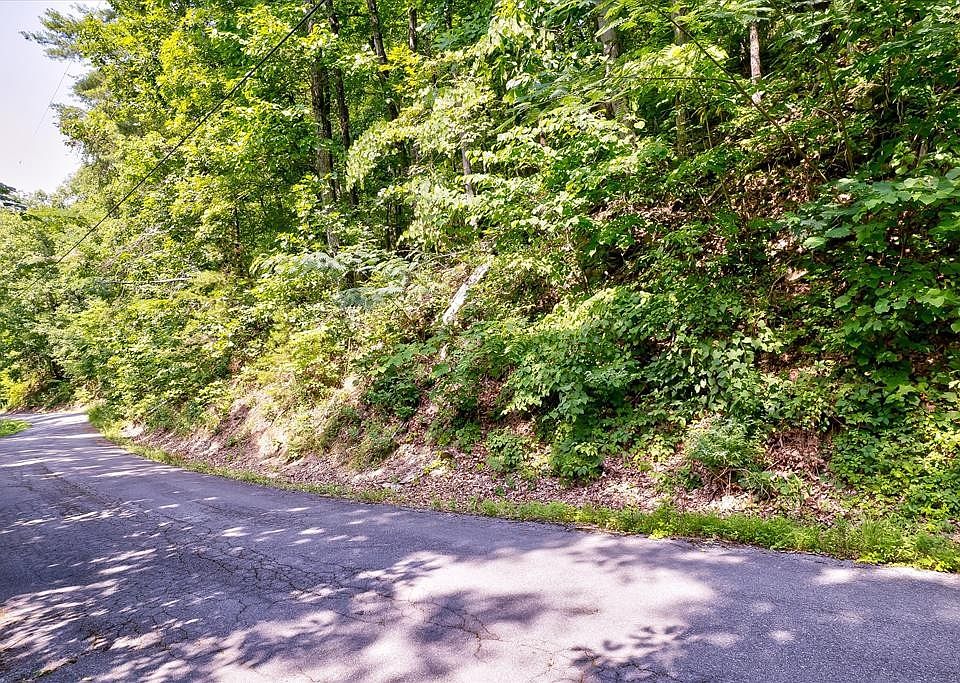 1st image of 19 Sunset Rd #19
