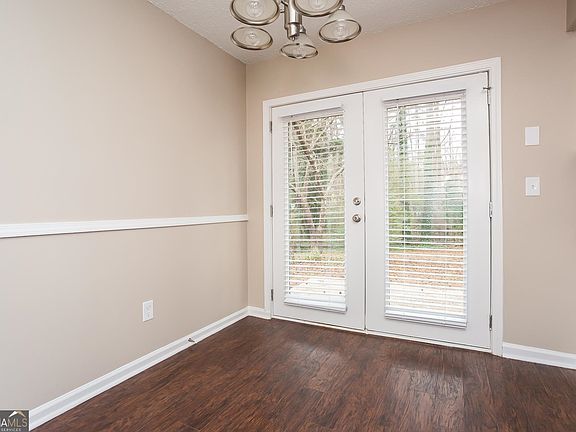4th image of 141 Montego Cir