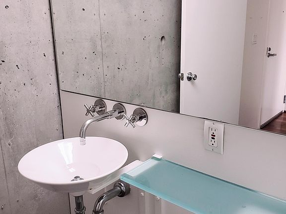 4th image of 855 Folsom St APT 904