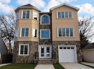 518 Falcon Ave, Staten Island, NY 10306