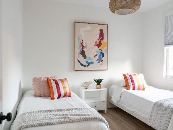 5th image of 8 Enon St #102