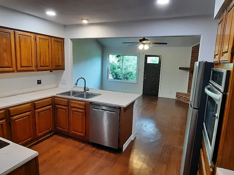 209 Basswood St — Photo 9