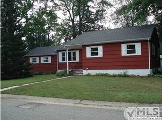 66 Lenison Ave, Belford, NJ 07718