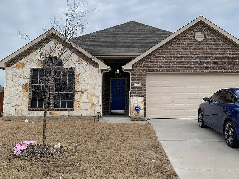 605 Dyann Dr — Photo 13
