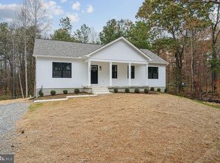 1229 Peach Grove Rd, Louisa, VA 23093