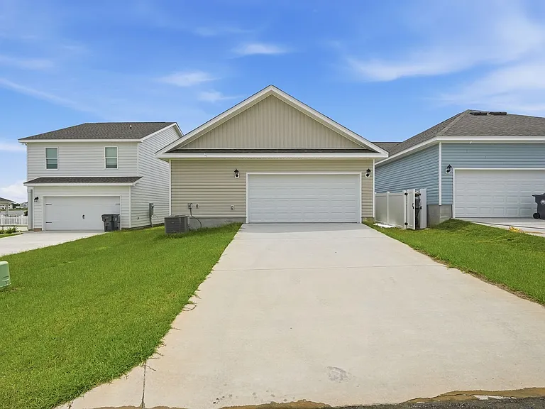 213 Huckleberry St — Photo 36