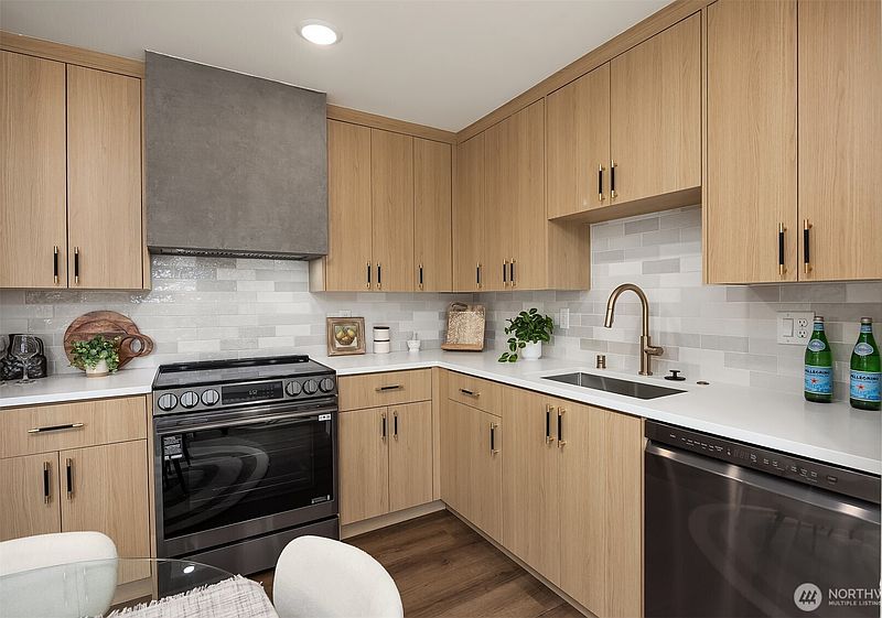 4th image of 1502 N 100th Street
