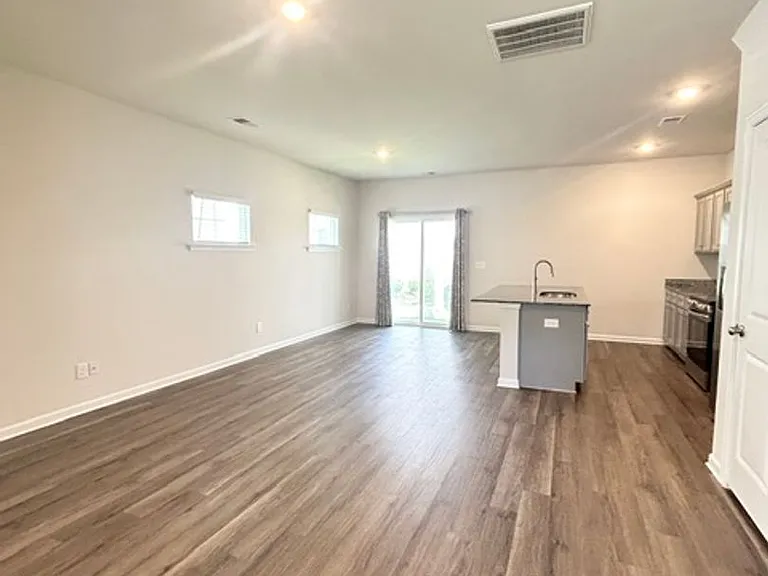 725 Wild Duck Ln — Photo 2
