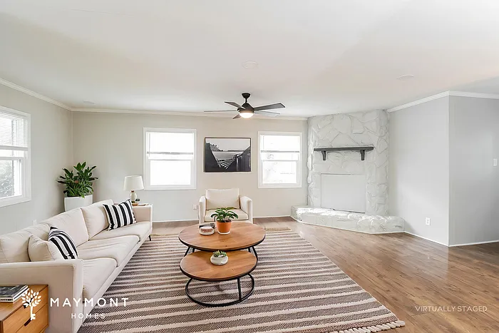 3 bed, 1.5 bath, 1323 sqft, $1,645 — Photo 4