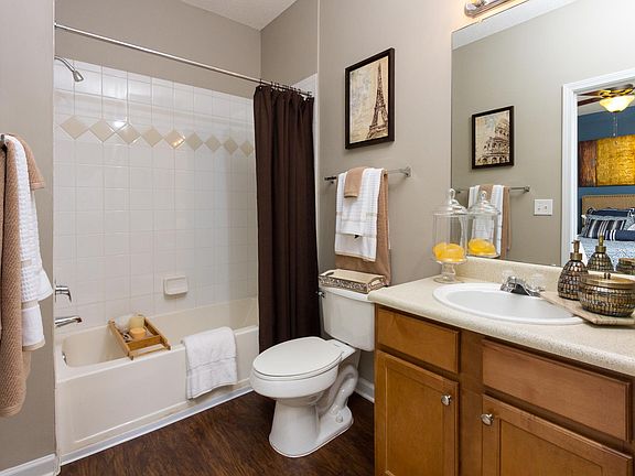 4th image of 214 Trace Ln