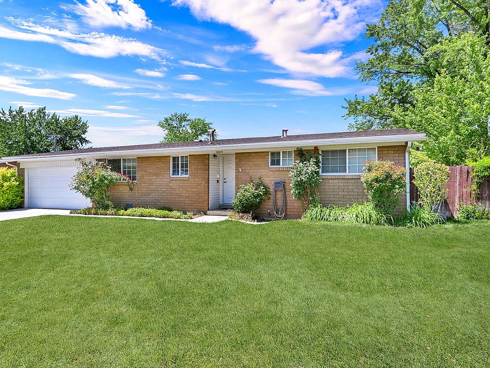 1st image of 1004 Englewood Dr