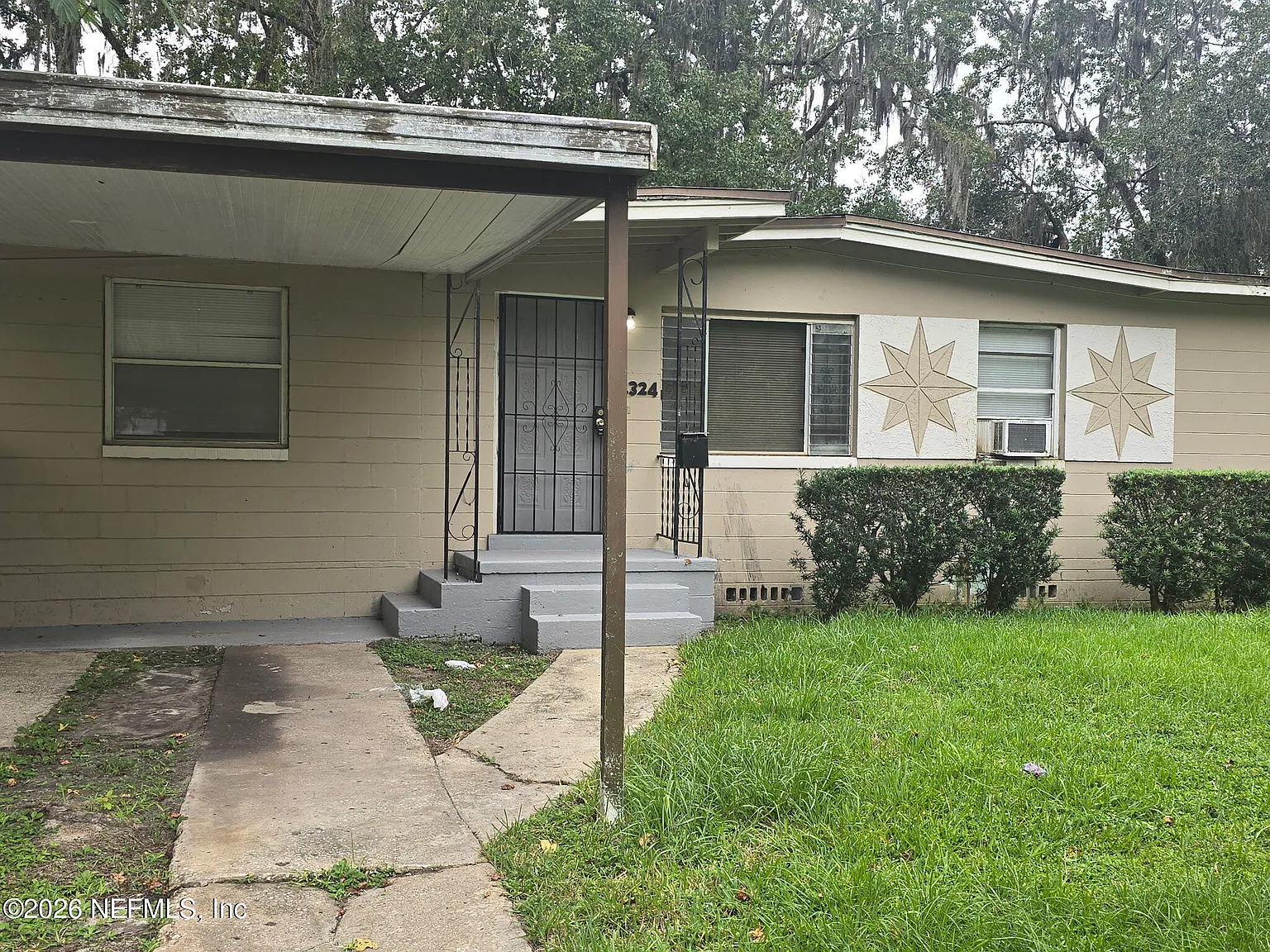 3 bed, 2.0 bath, 1140 sqft, $1,350 — Photo 1