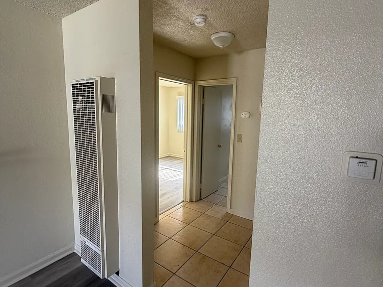 1619 E Eureka St #11 — Photo 9