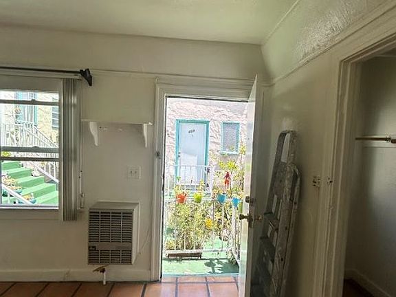 4th image of 407 S Loma Dr #0