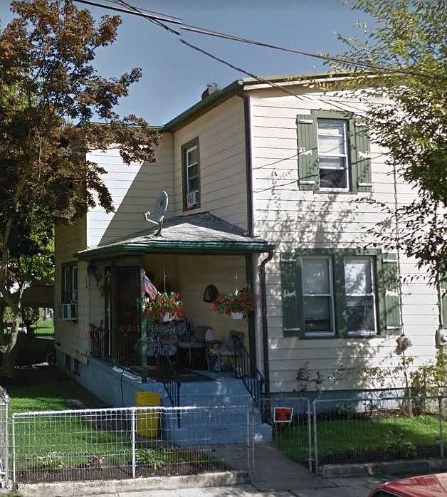 1st image of 1011 W 4th St