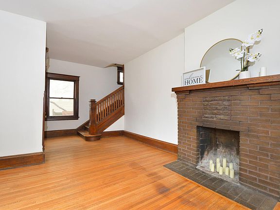 3rd image of 1677 Marshall Ave