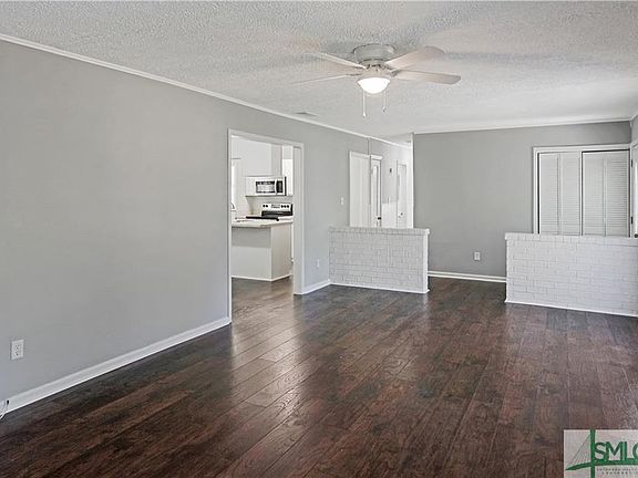 3rd image of 418 Woodcliff Dr