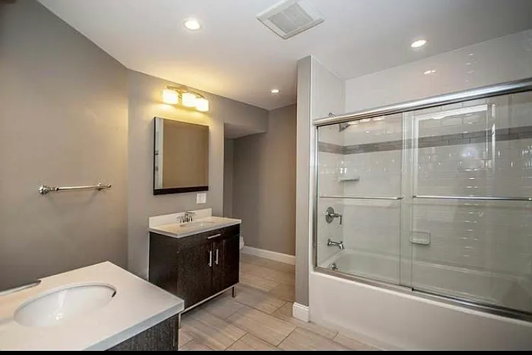551 E 6th St #1 — Photo 8
