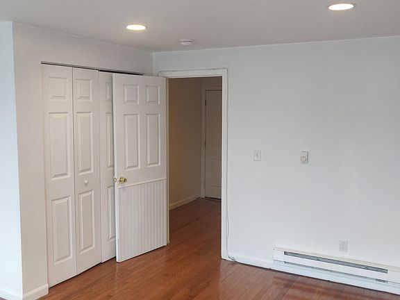 5th image of 114 W Girard Ave Floor 2