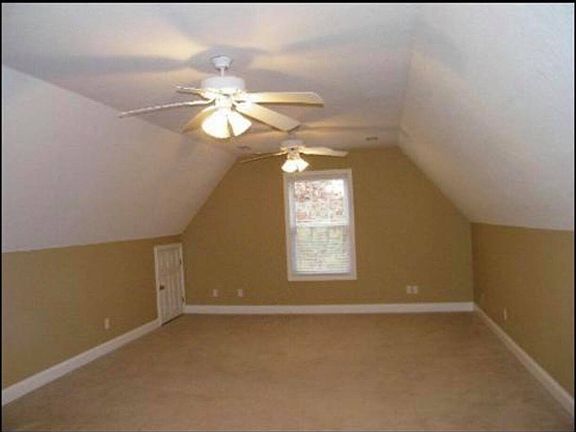 Upstairs play room 14'4x22'