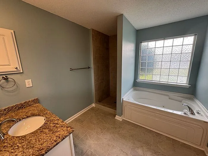 137 Clover Ridge Dr — Photo 26