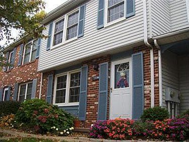 1st image of 7399 N Chestnut Commons Dr