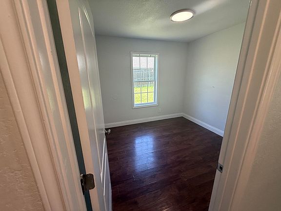 3rd image of 312 W Rentz St