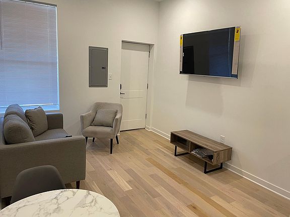 2nd image of 1218 W Russell St #1