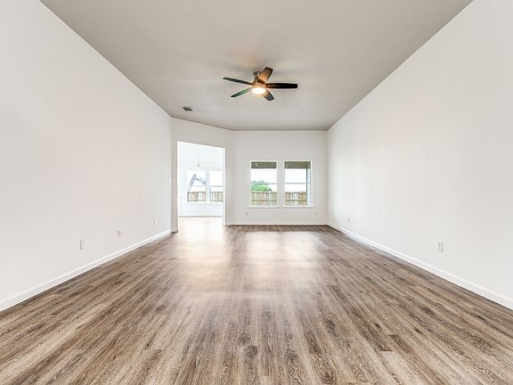 5th image of 311 Charleston Dr
