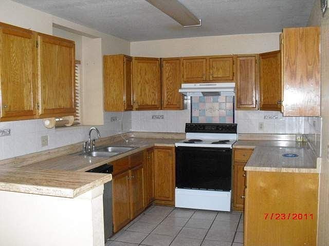 2nd image of 5812 Cypress Dr